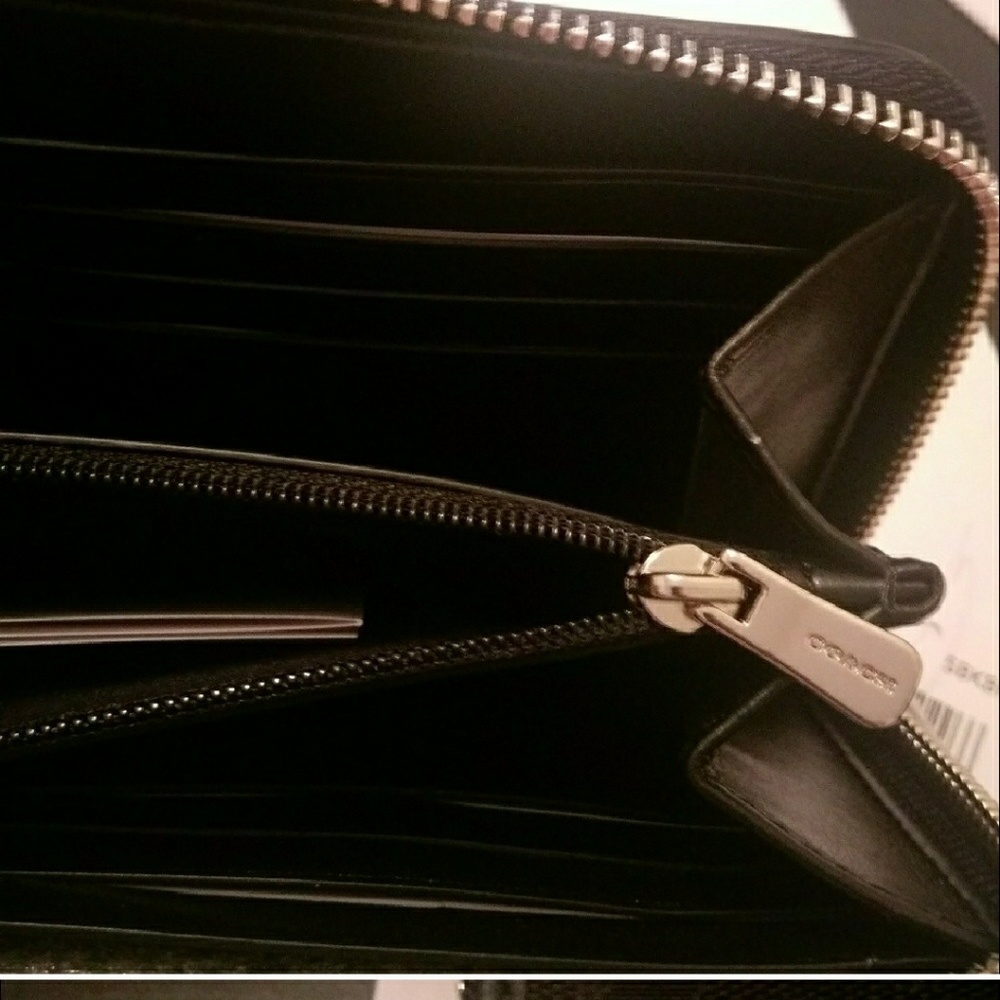 Coach Back PVC Accordion Wallet - Picture 4 of 5